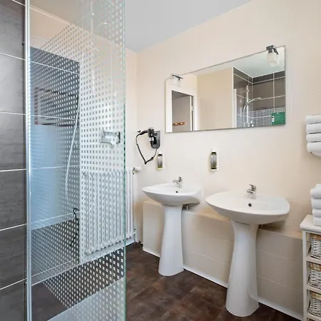 Saint Paul Otel 3*